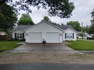 425-427 W Olive St, Staunton, IL