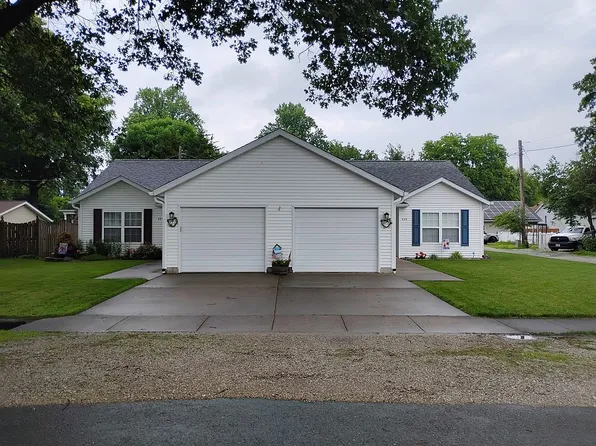 425-427 W Olive St, Staunton, IL 62088