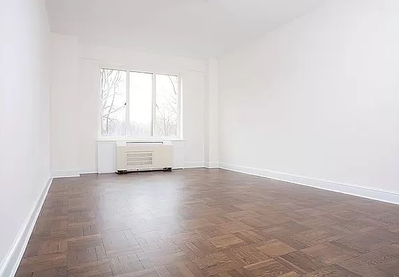 4th image of 40 Central Park S Unit 2A