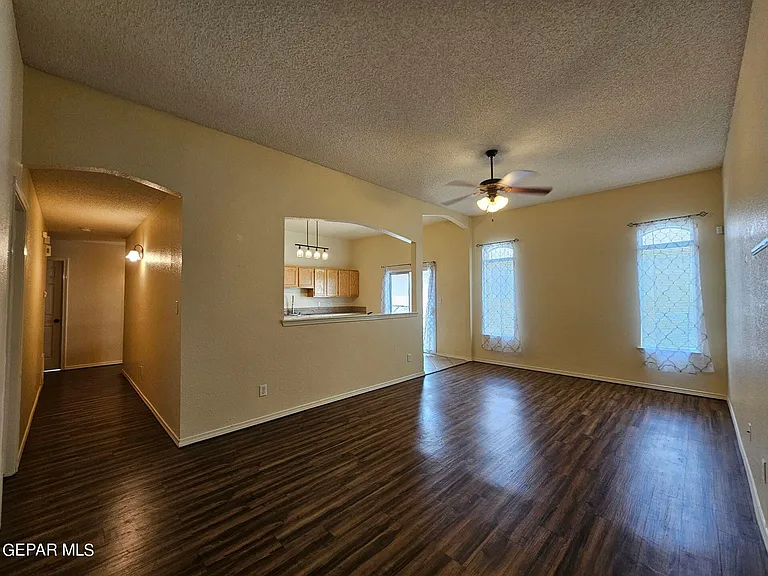 10909 Northview Dr — Photo 12