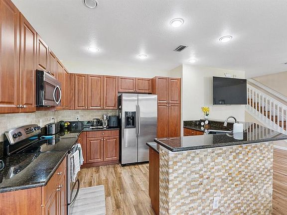4th image of 4755 Cypress St #0