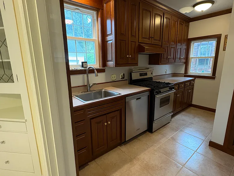 26939 Russell Rd — Photo 4