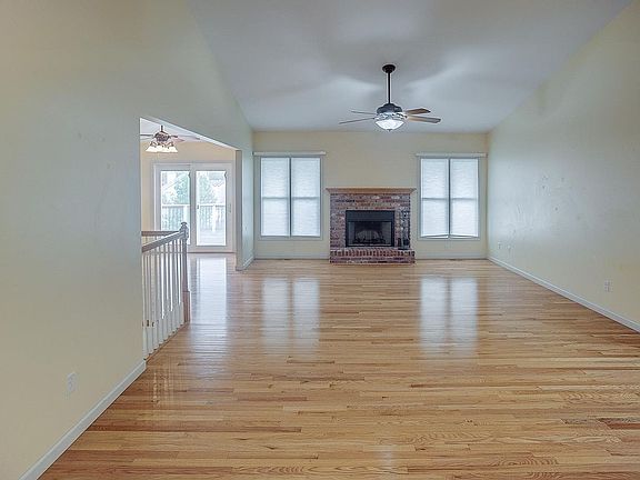 2nd image of 3568 Sky Hawk Dr