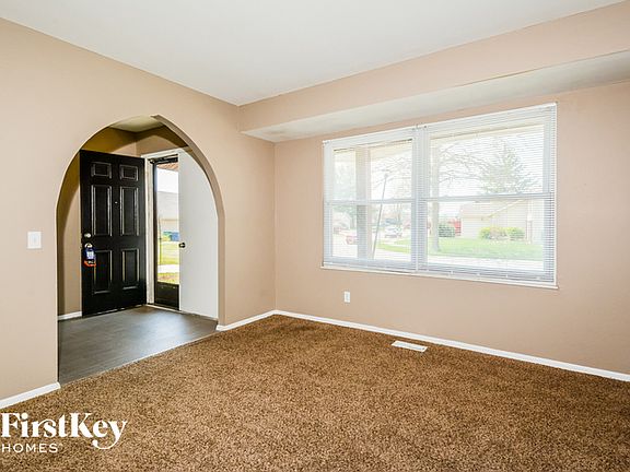 3rd image of 15672 Karsten Dr