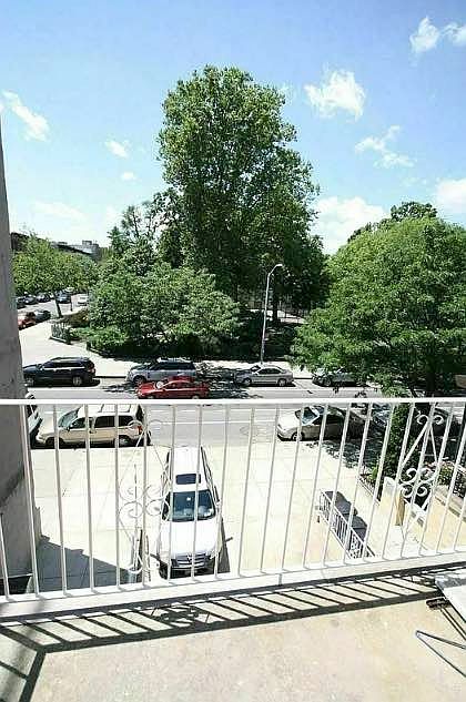 1st image of 261 Tompkins Ave #2