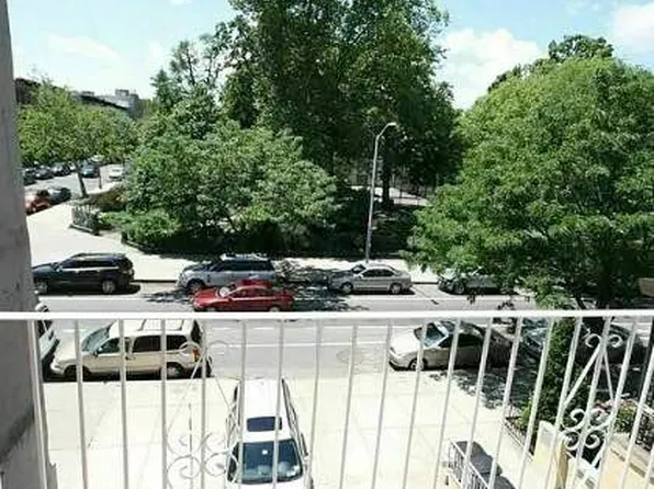 261 Tompkins Avenue image 1 of 17