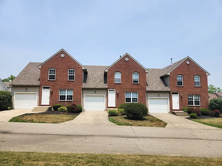 28 Applewood Cir — Photo 1
