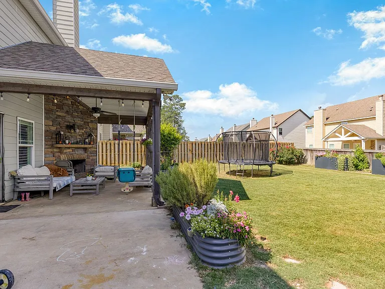 324 Frontier Cir — Photo 37