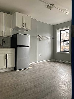 1st image of 22 Hawthorne St #5