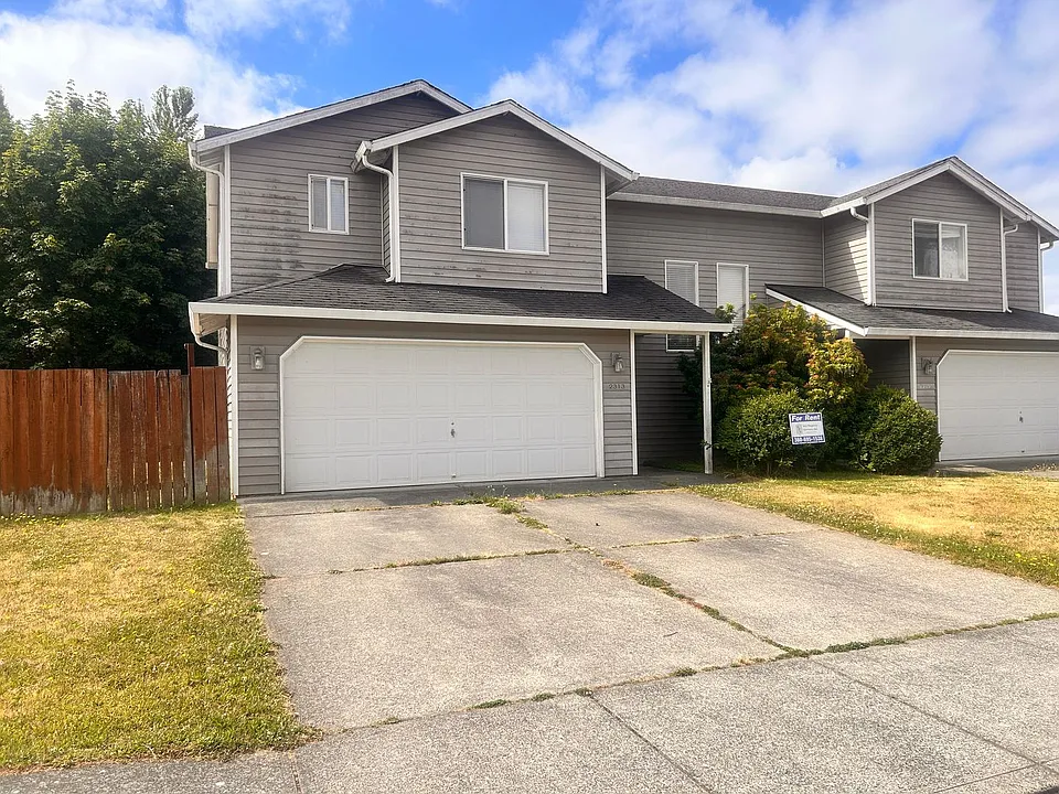 2313 NW 4th St