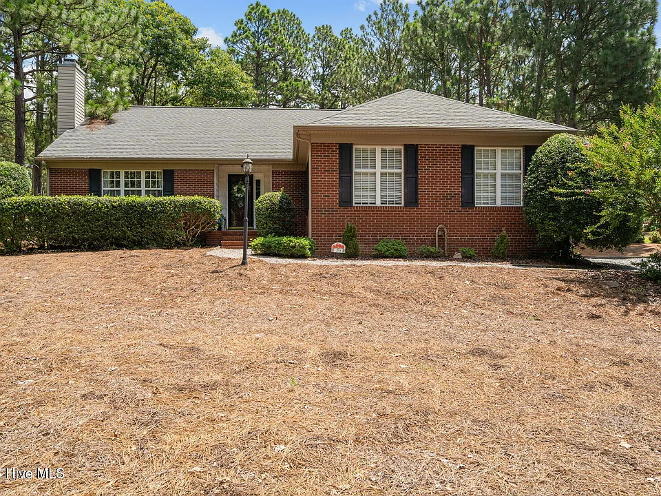 265 Longleaf Dr