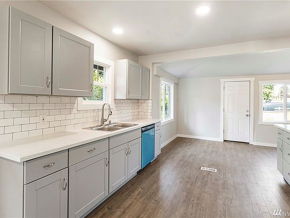 4th image of 223 K St SE