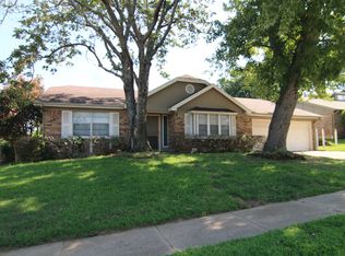 745 Spring Valley Dr, Hurst, TX 76054