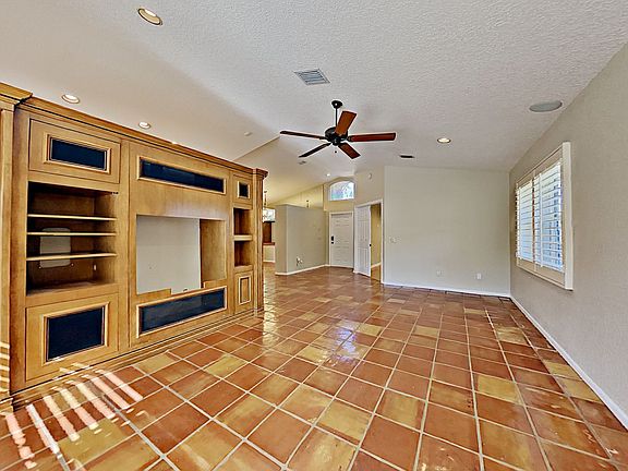 4th image of 16210 La Costa Dr
