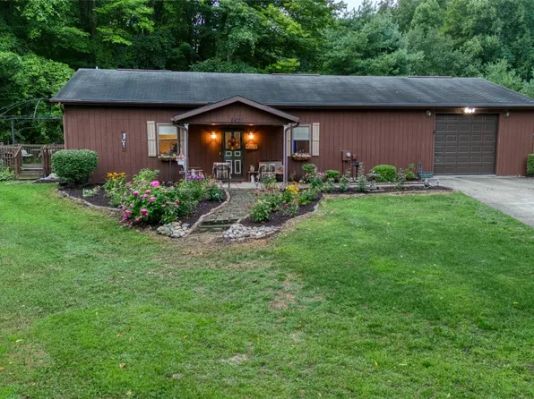 6420 S Creek Rd, Girard, PA 16417