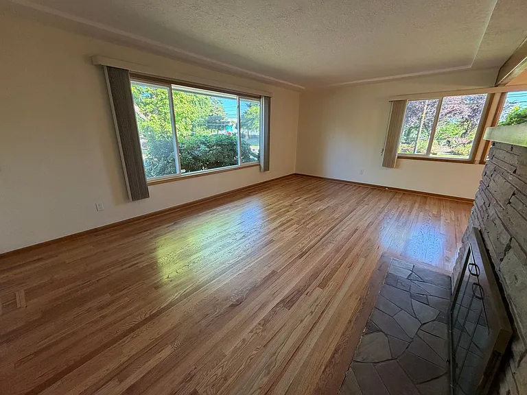 1712 SE 104th Ave — Photo 13