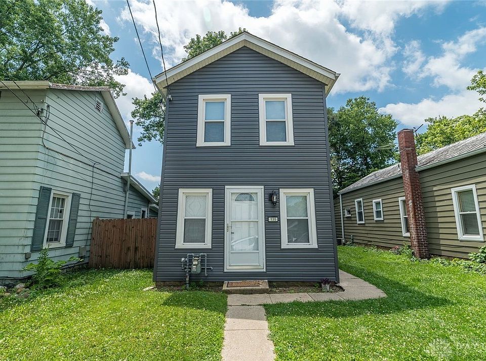 1st image of 135 E Warren St