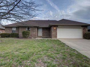 409 W River Birch Ct, Nixa, MO 65714