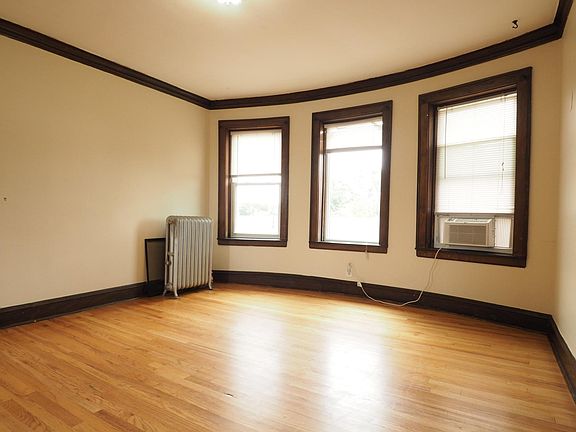 3rd image of 4606 N Kildare Ave APT 2W