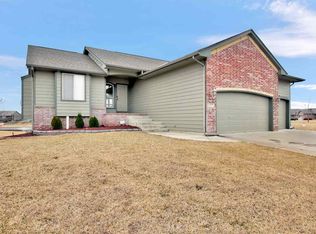 2419 N Fieldstone St, Andover, KS 67002