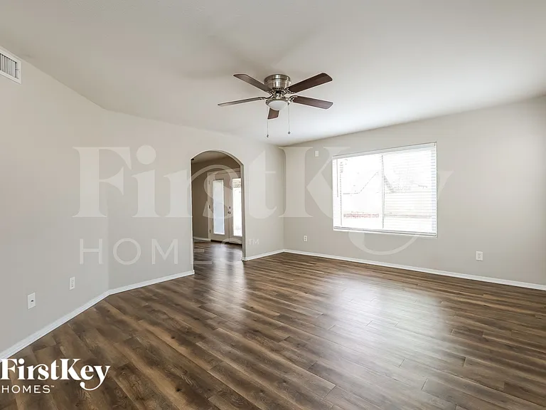 7547 W Comet Ave — Photo 3