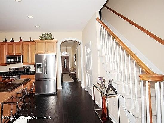 2nd image of 39 Jumping Brook Dr
