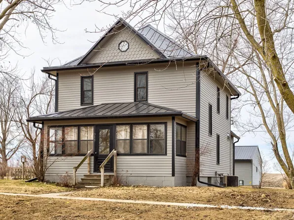 315 S Pine St, Zearing, IA 50278