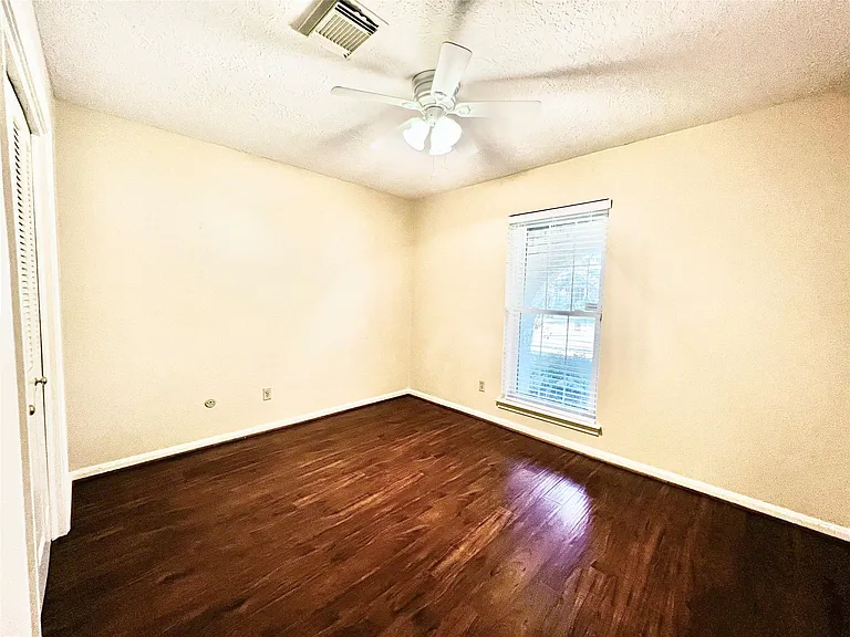13935 Saint Marys Ln — Photo 20