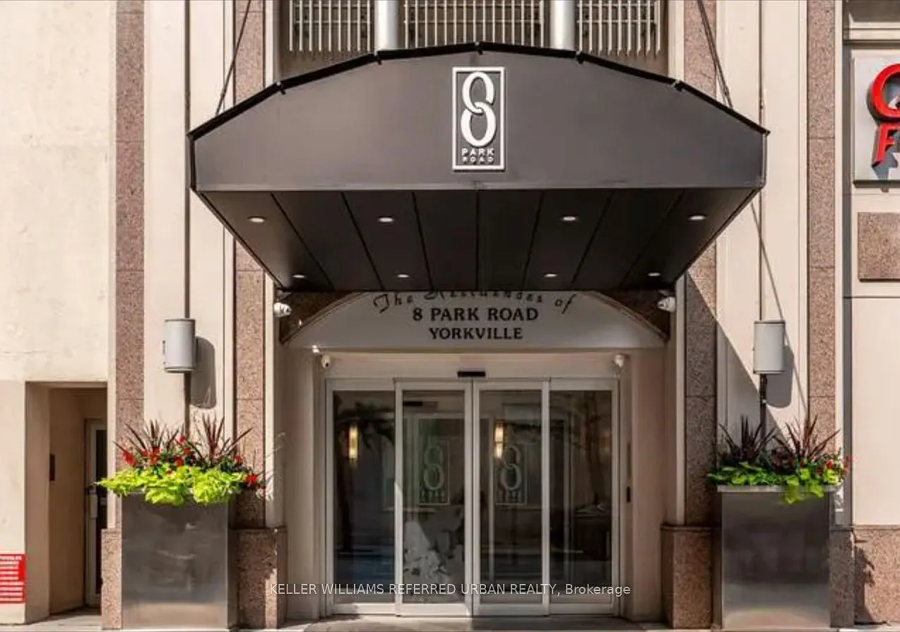 The Residences of 8 Park Road Yorkville — Photo 2