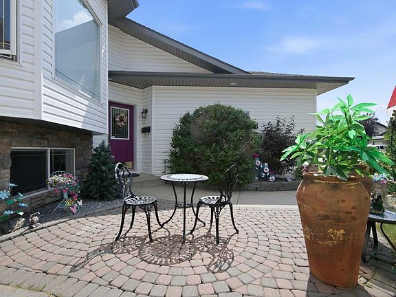 5th image of 98 Duval Cres