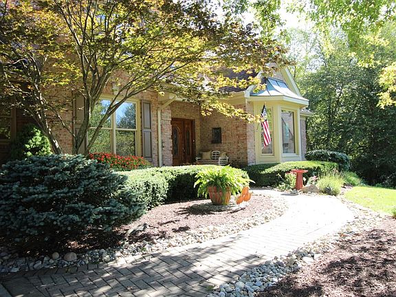 3rd image of 494 Parish Hill Ct