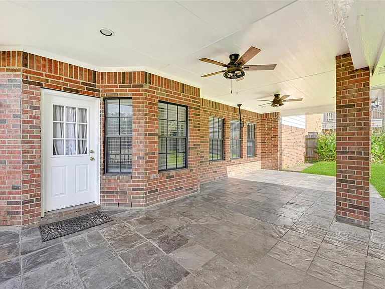 202 Cascade Pines Dr — Photo 34