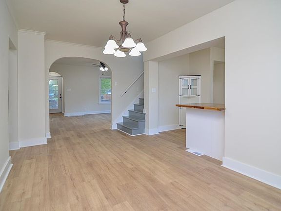 5th image of 303 E 10th St