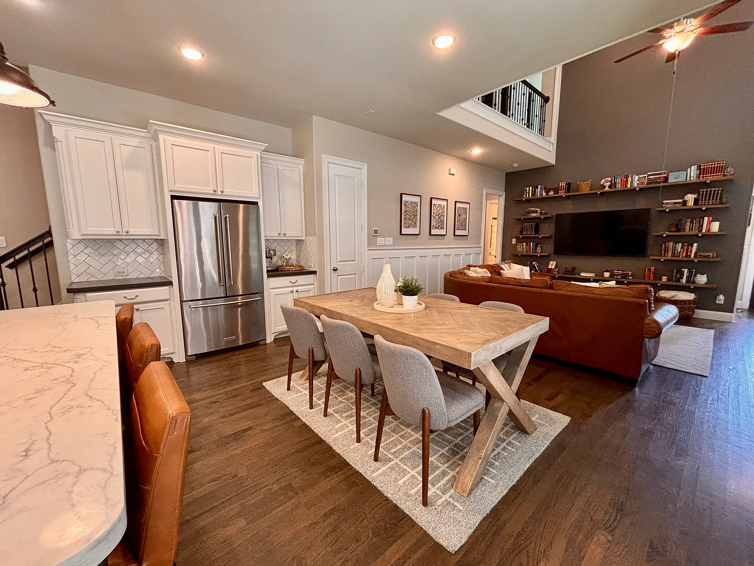 3 bed, 3.5 bath, 2620 sqft, $3,450 — Photo 3