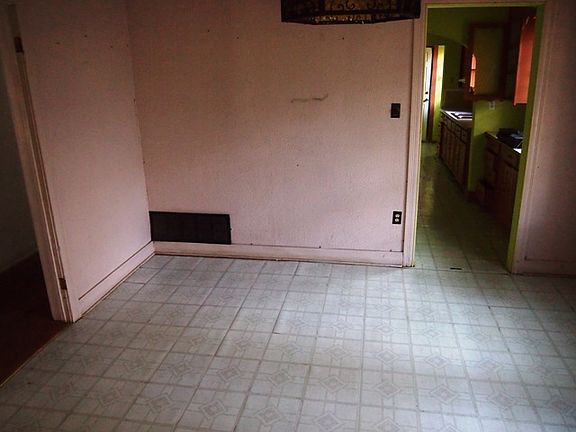 4th image of 7935 N Nassau Cir