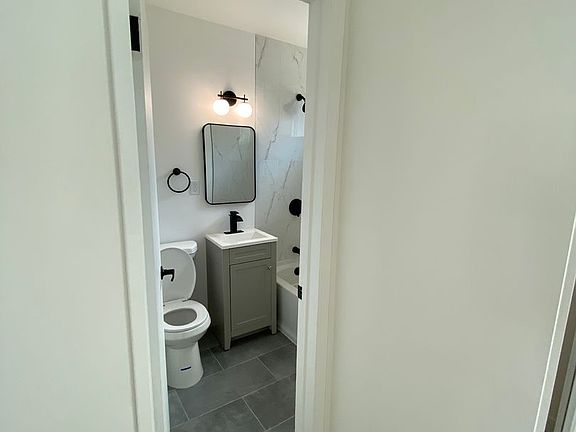5th image of 159 N Sierra Bonita Ave APT 2