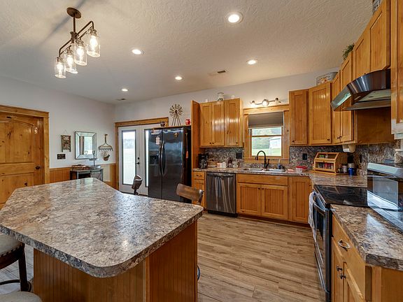 9th image of 1325 Ledbetter Rd