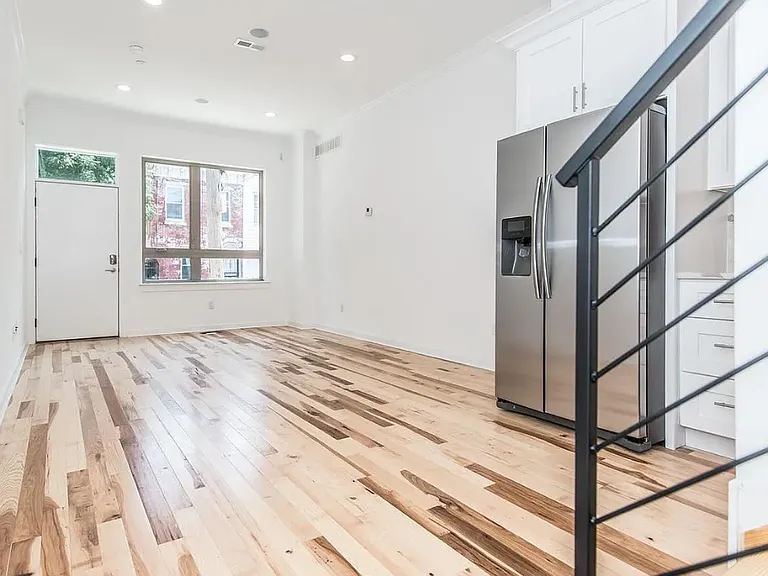 1836 N Marshall St — Photo 15