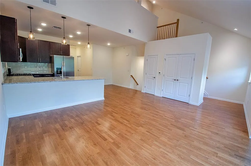 2 bed, 1520 sqft, $3,195 — Photo 3