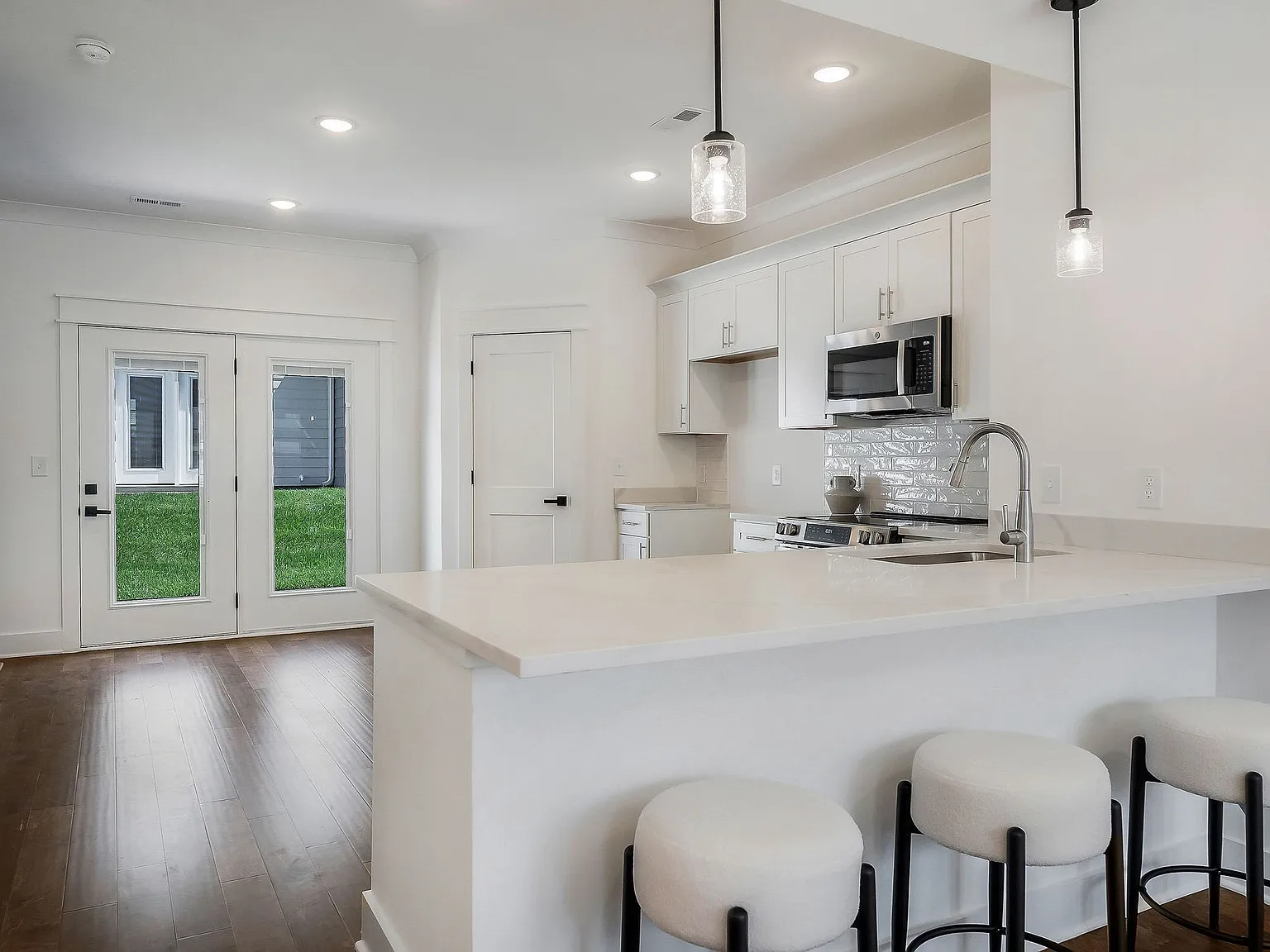2 bed, 2.5 bath, 1188 sqft, $1,850 — Photo 3