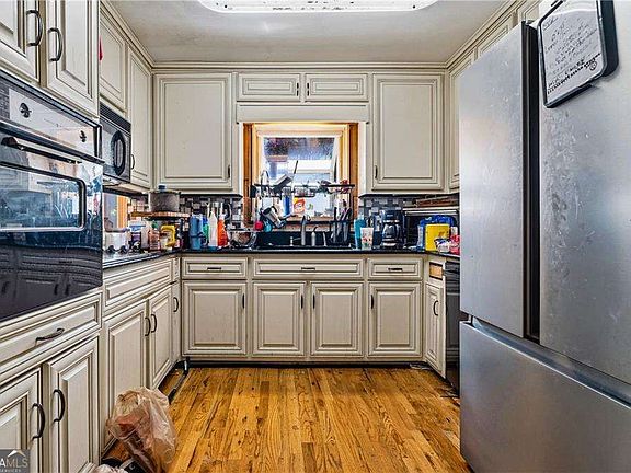 5th image of 2537 Dresden Dr NE