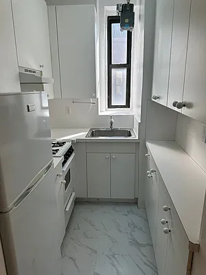 Rented by 220 West 98 Realty LLC | media 6