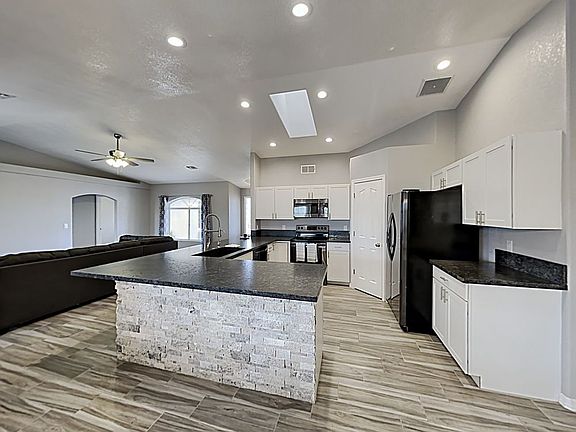 4th image of 3964 Cherry Tree Blvd