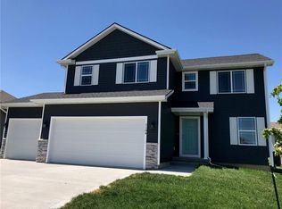 1104 NW Prairie Creek Dr, Grimes, IA 50111