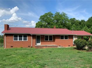 1007 S State Highway 705, Seagrove, NC 27341