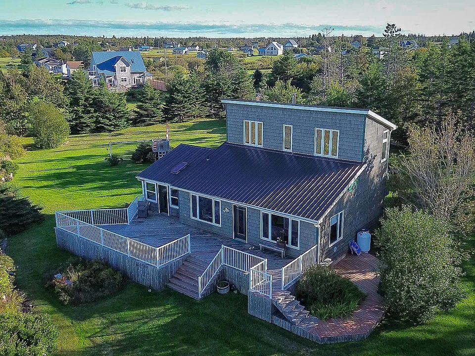 1st image of 7 Bayside Cres