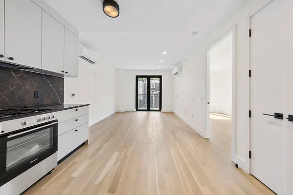 Rented by Nooklyn NYC LLC | media 80