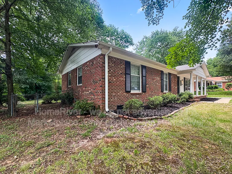 5403 Amberhill Dr — Photo 1