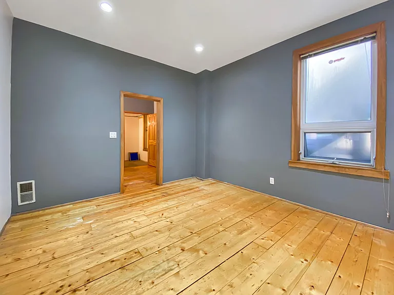 1003 N Wolcott Ave #2R — Photo 12