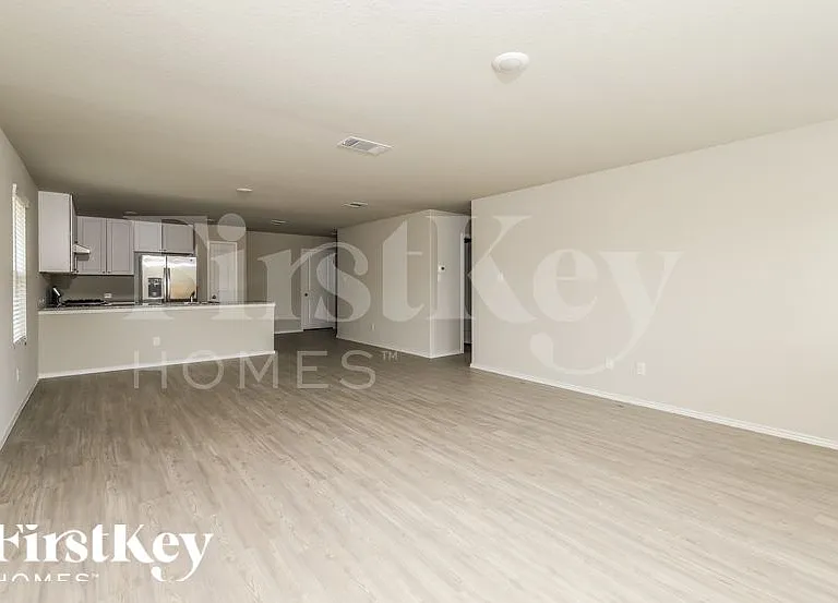 1910 Morse Way — Photo 5